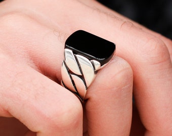 The Onyx Sovereign – Men’s Cuban Link Sterling Silver Signet Ring
