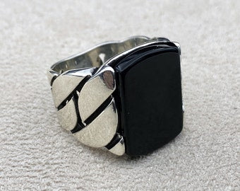 The Onyx Sovereign – Men’s Cuban Link Sterling Silver Signet Ring