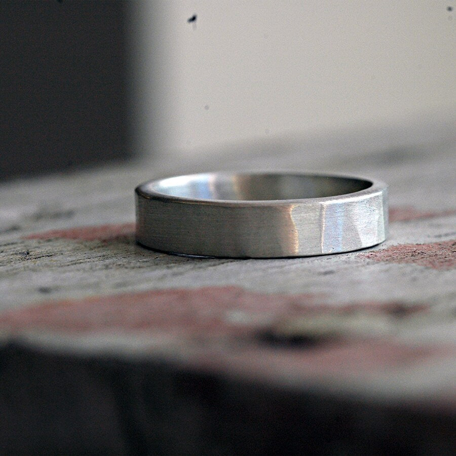 Men’s Brushed Silver Flat Band – Minimalist Matte Ring